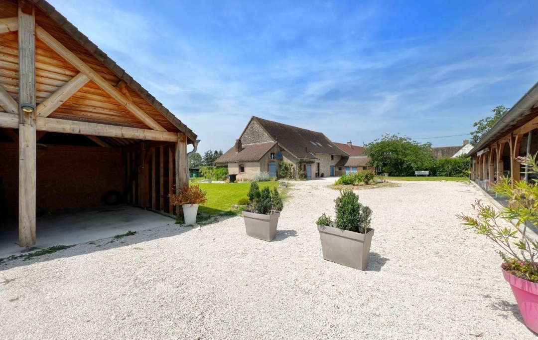 FAMICITY : House | SAINT-GERMAIN-DU-PLAIN (71370) | 312 m2 | 598 000 € 