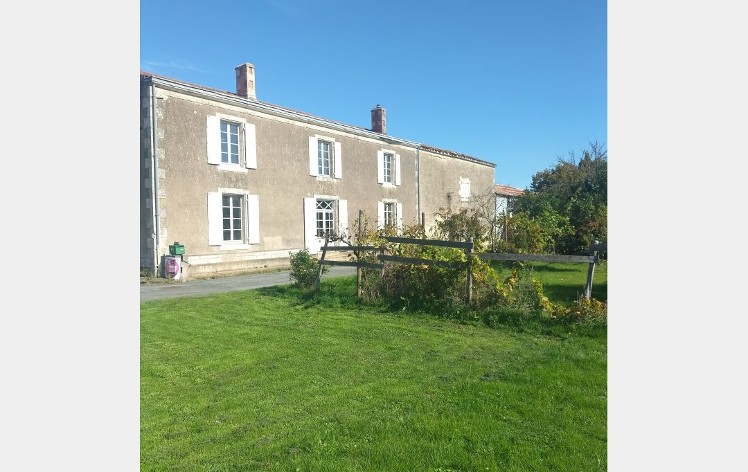 FAMICITY : Maison / Villa | SAINT-PIERRE-LE-VIEUX (85420) | 185 m2 | 152 500 € 