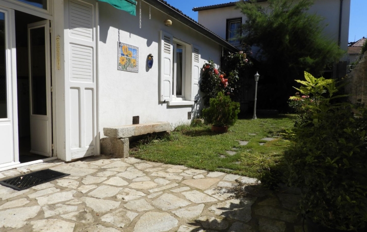 Maison   THIERS  230 m2 180 000 € 